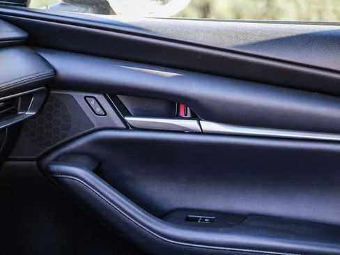 Used 2021 MAZDA MAZDA3 s image 20