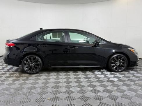 Used 2024 Toyota Corolla SE w/ SE Premium Package FWD image 9