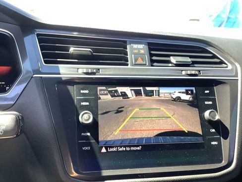 Used 2022 Volkswagen Tiguan SE R-Line image 25