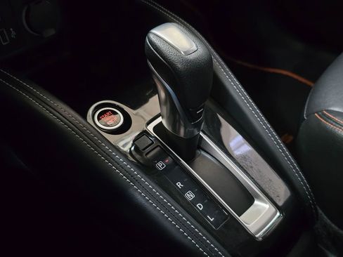 Used 2018 Nissan Kicks SR w/ Premium Package FWD image 17