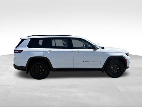 Used 2025 Jeep Grand Cherokee L Laredo AWD/4WD image 9