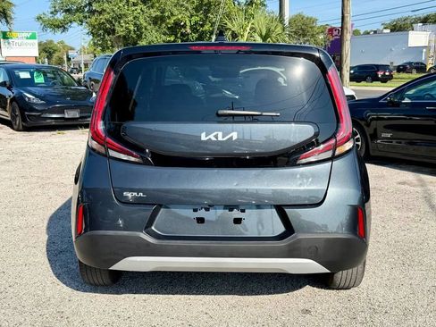 Used 2025 Kia Soul LX w/ LX Technology Package FWD image 3