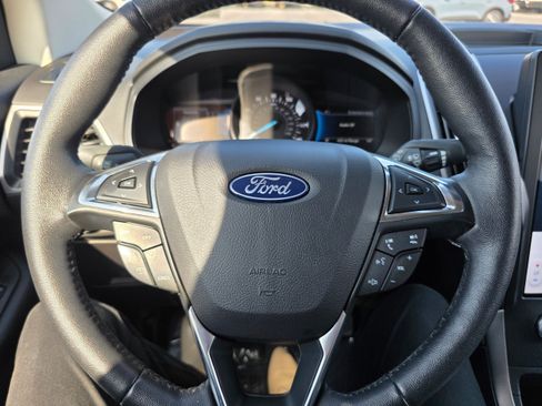 Used 2022 Ford Edge SEL w/ Convenience Package image 14