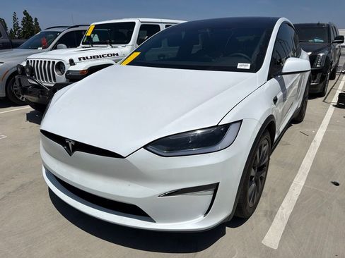 Used 2025 Tesla Model X AWD/4WD image 2