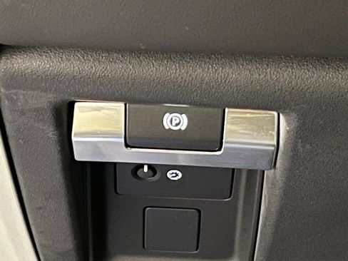 Used 2022 Land Rover Defender 110 X-Dynamic HSE image 15