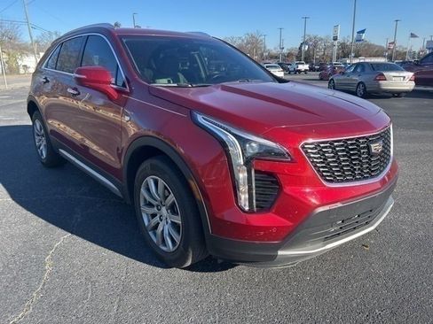 Used 2021 Cadillac XT4 Premium Luxury w/ Cold Weather Package image 6