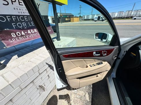 Used 2013 Hyundai Equus Signature RWD image 11