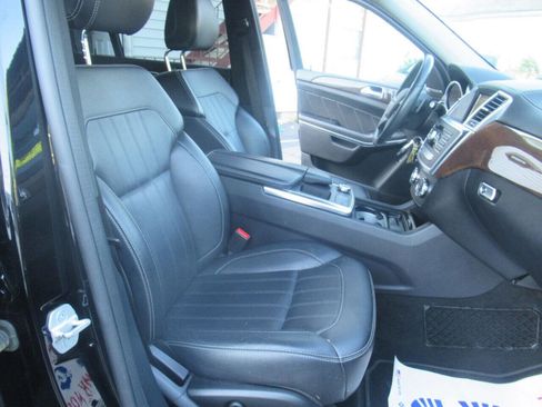 Used 2014 Mercedes-Benz GL 450 4MATIC image 22