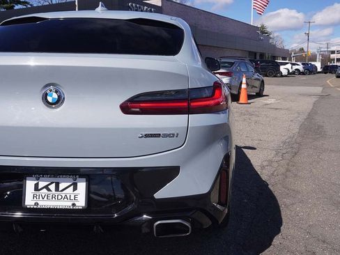 Used 2022 BMW X4 xDrive30i w/ M Sport Package AWD/4WD image 16