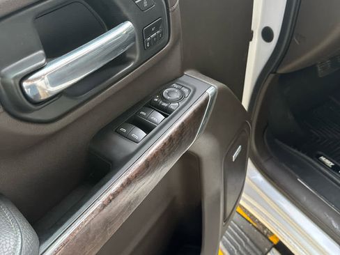 Used 2023 GMC Sierra 3500 Denali w/ Technology Package image 14