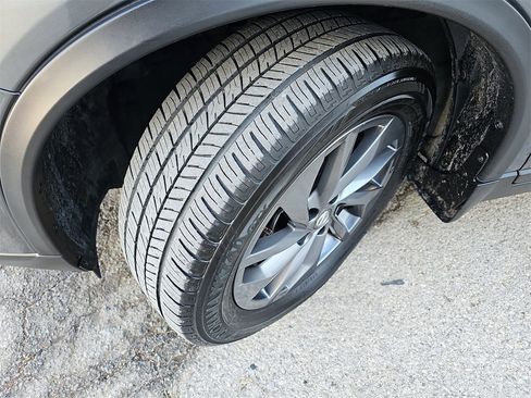 Used 2016 Nissan Rogue SL w/ SL Premium Package image 33