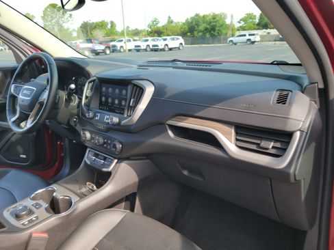 Used 2024 GMC Terrain Denali w/ Denali Premium Package AWD/4WD image 33