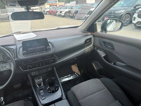 Used 2022 Nissan Rogue S FWD image 12