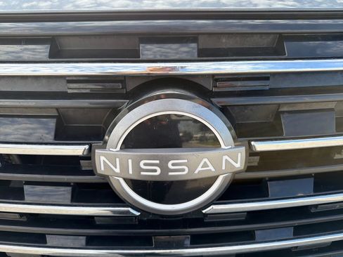 Used 2024 Nissan Rogue S FWD image 9
