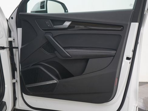 Used 2019 Audi Q5 2.0T Premium Plus w/ Premium Plus Package image 12