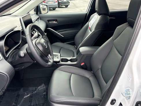 Used 2026 Toyota Corolla Cross XLE w/ Convenience Package image 11