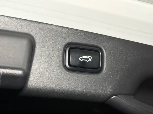 Certified 2023 Kia Niro Wave w/ Wave Preserve Package FWD image 7