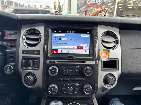 Used 2017 Ford Expedition Limited AWD/4WD image 9