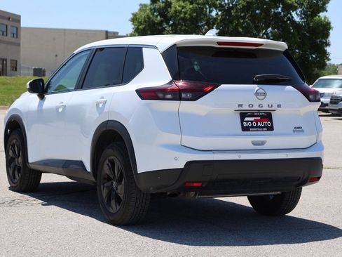 Used 2025 Nissan Rogue SV AWD/4WD image 11
