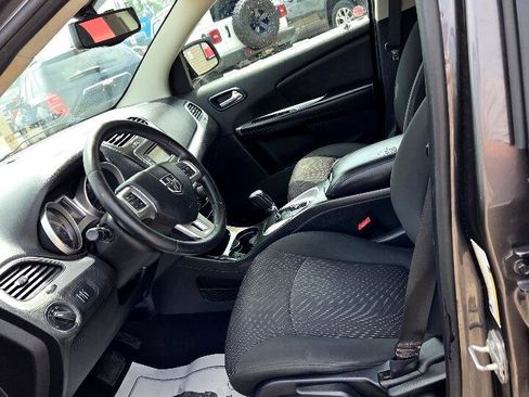 Used 2016 Dodge Journey SE image 9