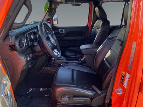 Used 2023 Jeep Wrangler Unlimited Sahara AWD/4WD image 9