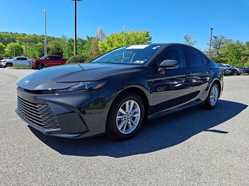 Certified 2025 Toyota Camry SE AWD/4WD image 3