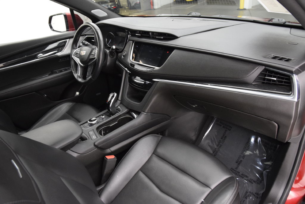 Used 2023 Cadillac XT5 Premium Luxury w/ LPO, Floor Liner Package FWD image 15