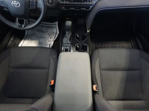 Used 2025 Toyota Camry LE w/ Convenience Package image 26