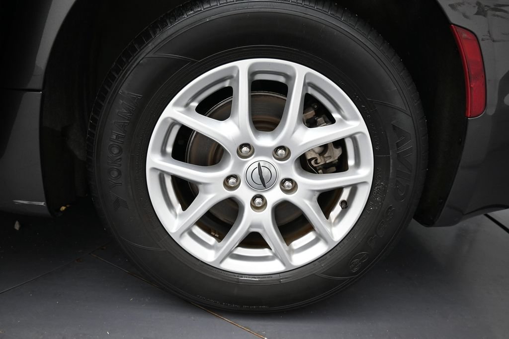 Used 2023 Chrysler Pacifica Touring-L FWD image 31