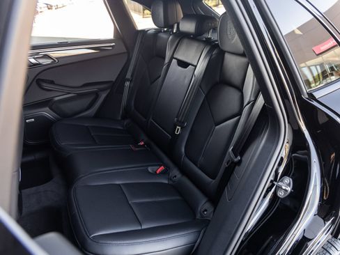 Certified 2026 Porsche Macan AWD/4WD image 35