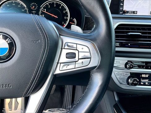 Used 2017 BMW 750i RWD image 21