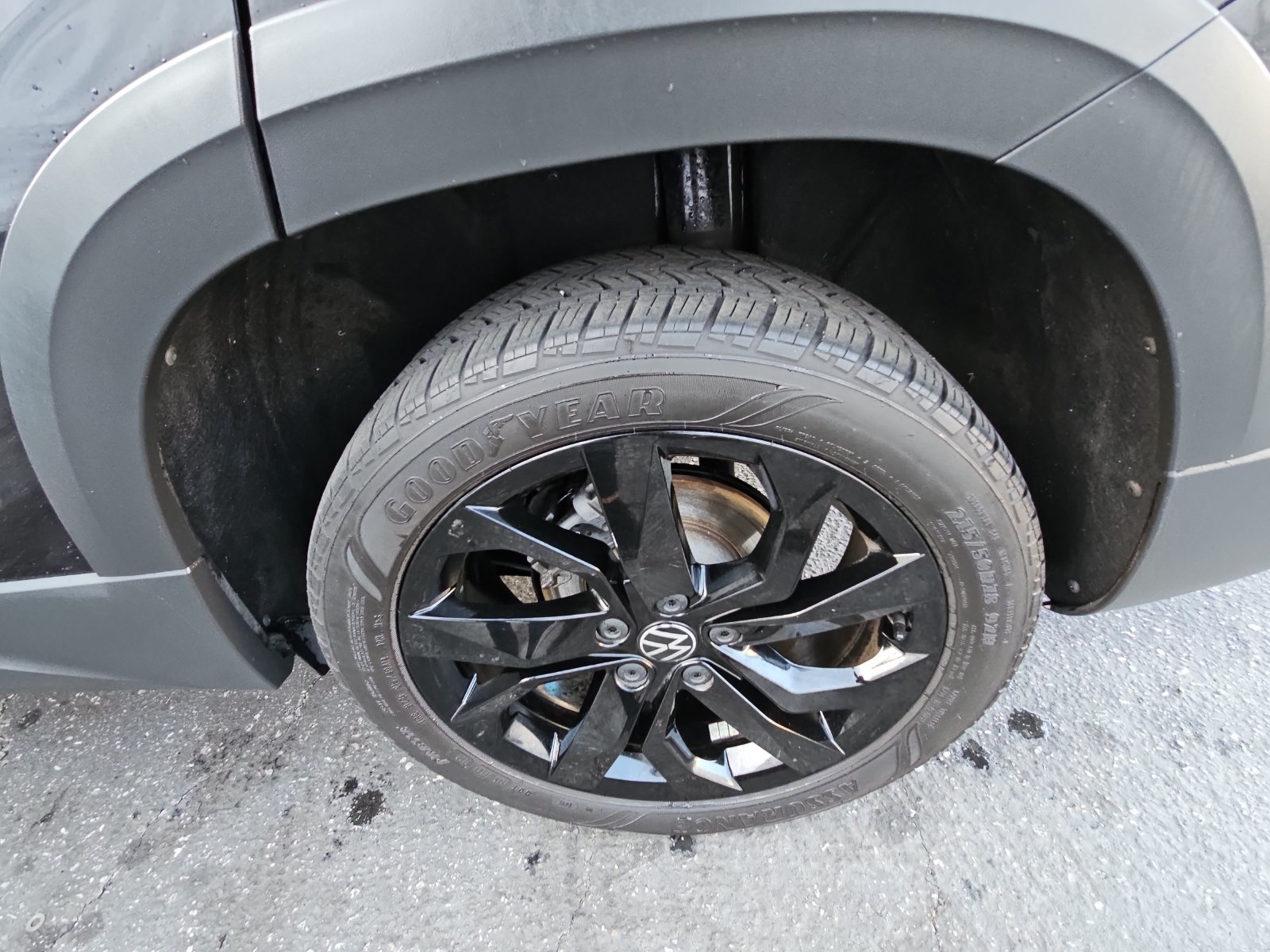 Used 2023 Volkswagen Taos SE w/ Black Wheel Package FWD image 32