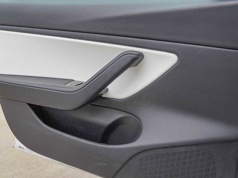 Used 2020 Tesla Model 3 image 20