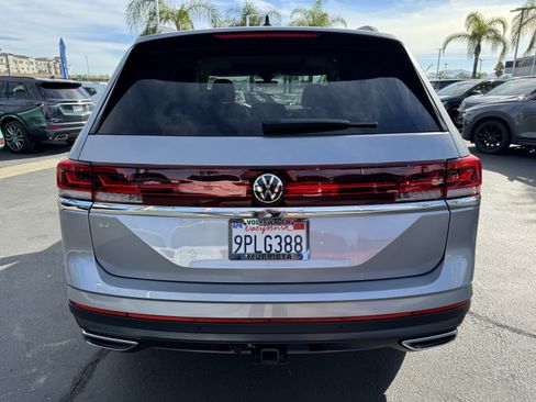Used 2025 Volkswagen Atlas SE image 9