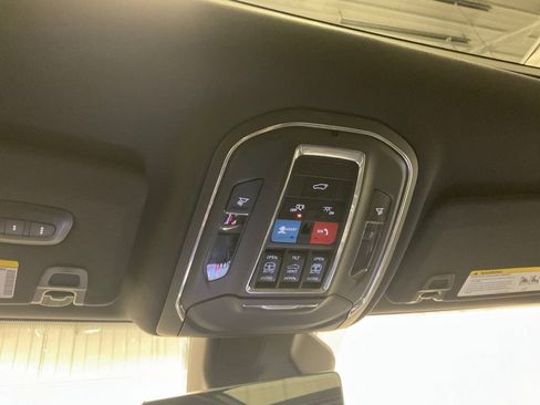 Used 2024 Jeep Grand Cherokee L Limited w/ Luxury Tech Group II AWD/4WD image 24