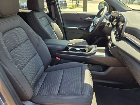 Used 2025 Chevrolet Equinox LT AWD/4WD image 19