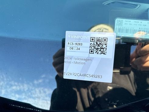 Used 2024 Volkswagen Atlas SE image 29