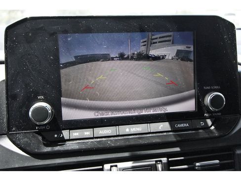 Used 2024 Nissan Pathfinder S FWD image 11