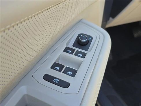 New 2026 Volkswagen Atlas SE FWD image 5
