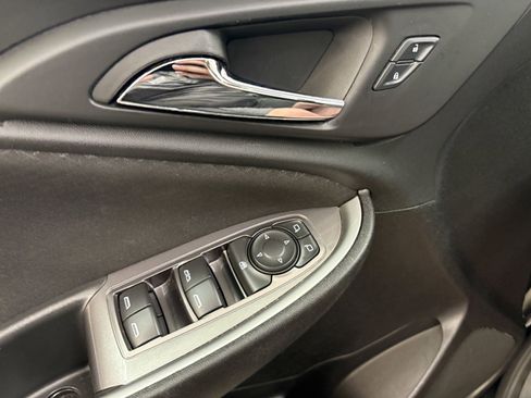 Used 2025 Chevrolet Malibu LT FWD image 24