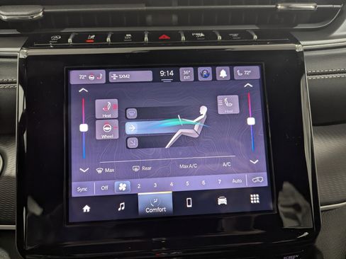 New 2025 Jeep Grand Cherokee Altitude image 23