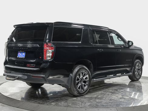 Used 2022 Chevrolet Suburban Z71 AWD/4WD image 7