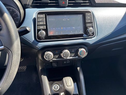 Used 2025 Nissan Versa SV FWD image 14