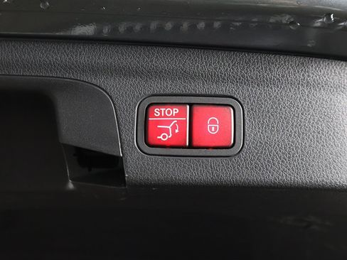 Used 2023 Mercedes-Benz GLE 450 4MATIC w/ AMG Line Exterior image 23