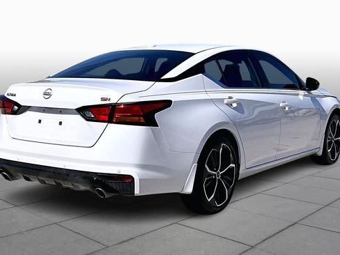 Used 2024 Nissan Altima 2.5 SR w/ SR Premium Package image 13