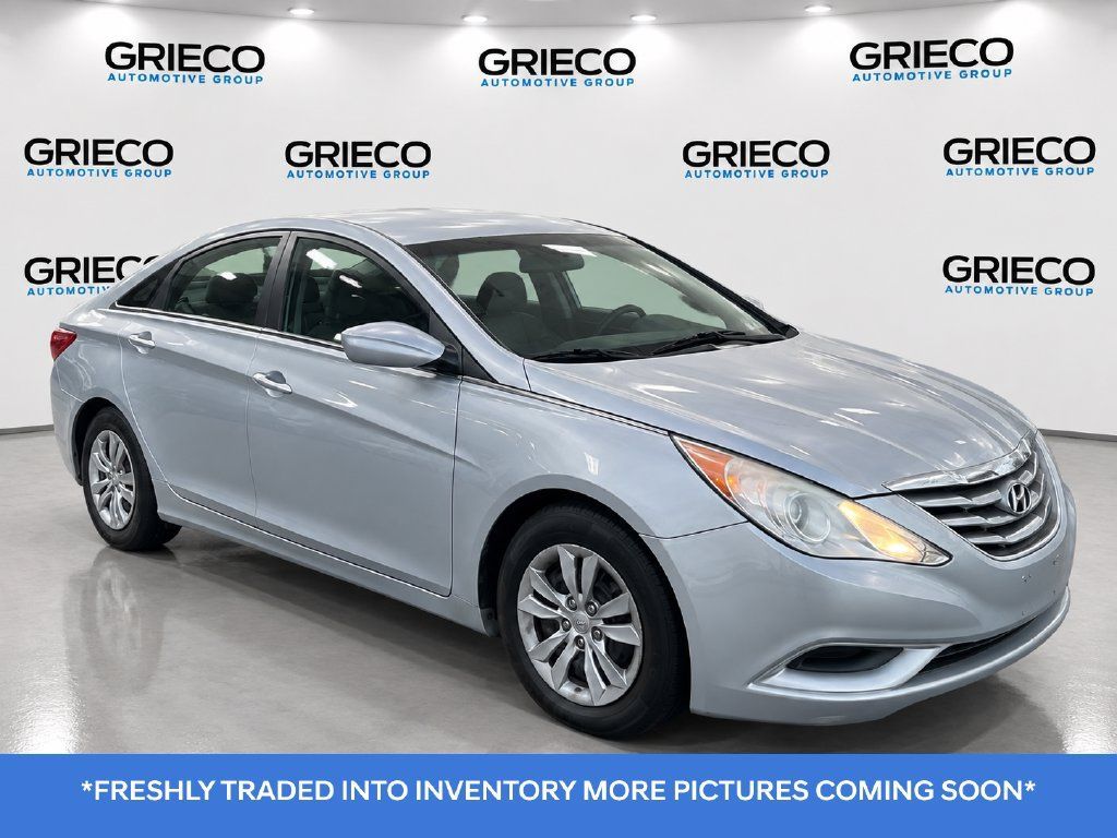 Used 2011 Hyundai Sonata GLS FWD image 1