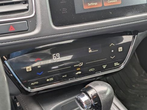 Used 2018 Honda HR-V EX image 29