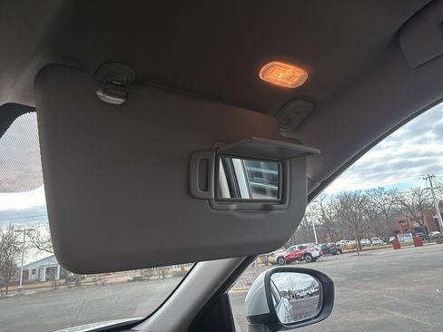 Used 2023 Nissan Rogue SV image 28