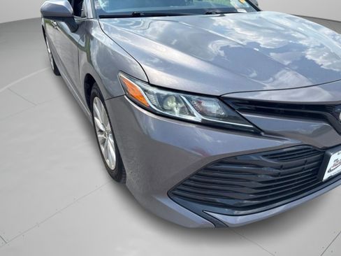 Used 2018 Toyota Camry LE FWD image 27