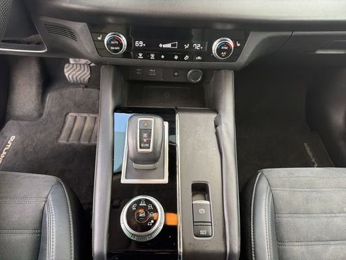 Used 2022 Mitsubishi Outlander SE image 31